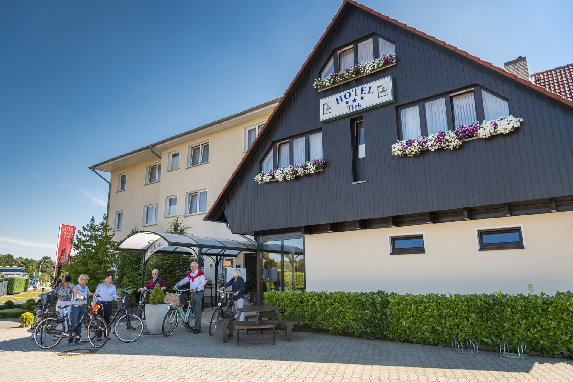 Über uns, das Team & die Geschichte des Familienhotels Tiek in Meppen 2 thumbnail_1152